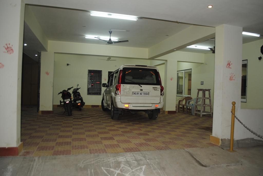 Ssr Hotel Srikalahasti Extérieur photo