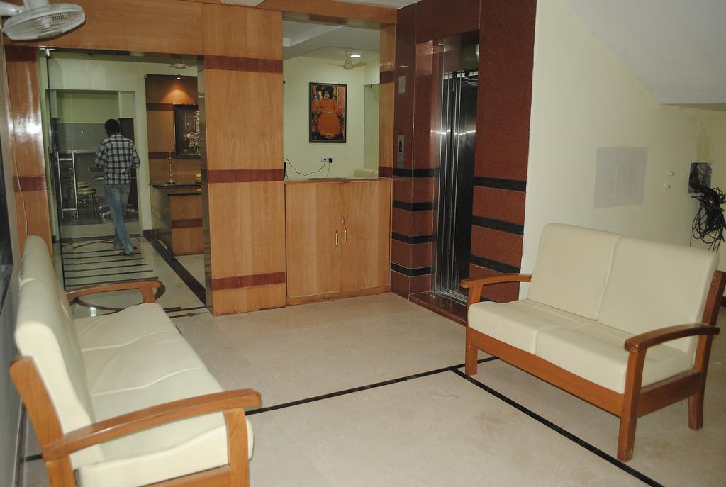 Ssr Hotel Srikalahasti Extérieur photo