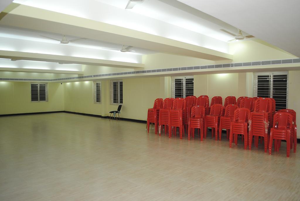 Ssr Hotel Srikalahasti Extérieur photo