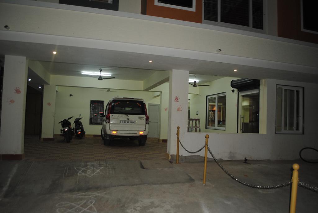 Ssr Hotel Srikalahasti Extérieur photo