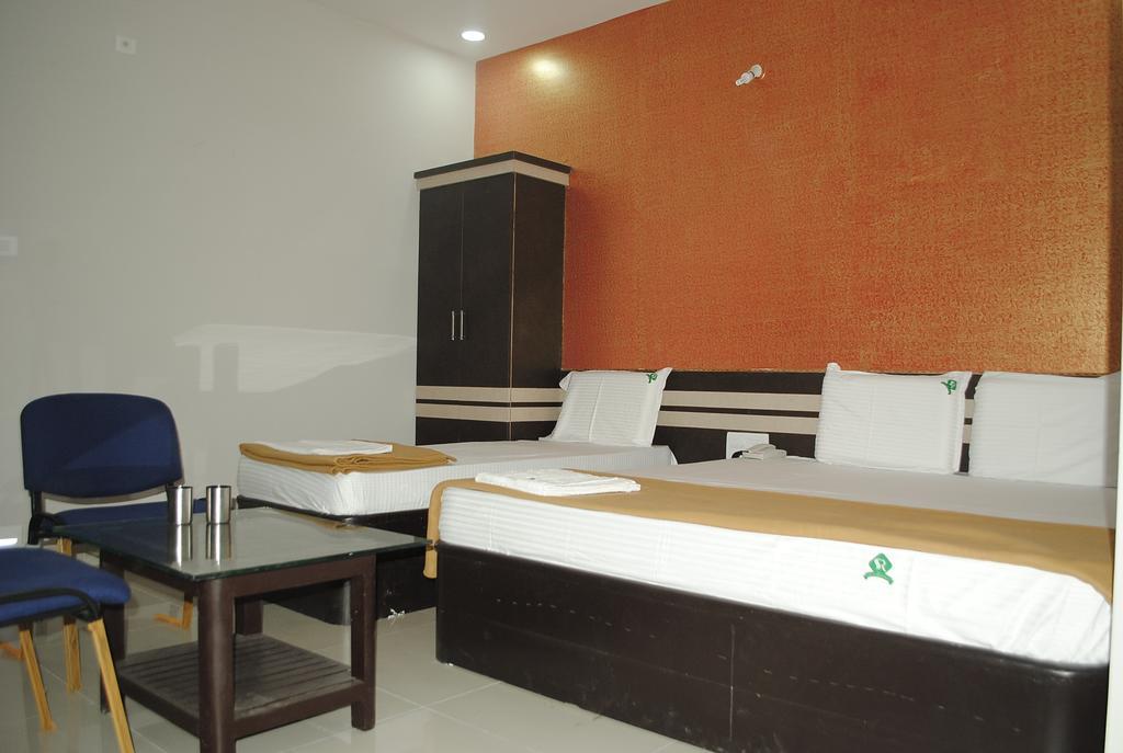 Ssr Hotel Srikalahasti Extérieur photo