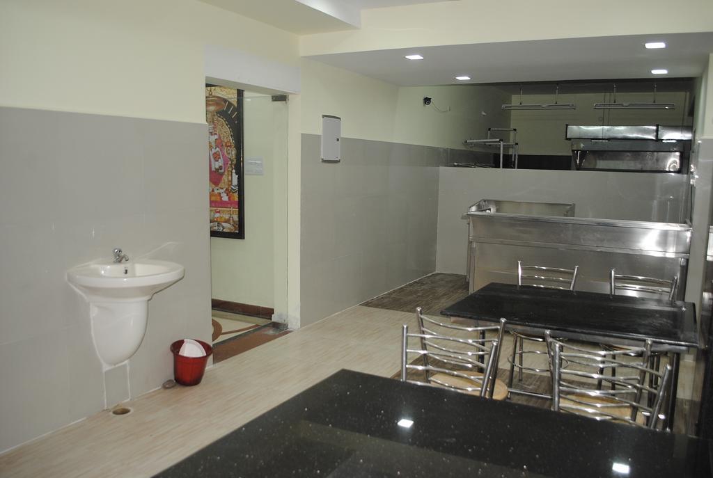 Ssr Hotel Srikalahasti Extérieur photo