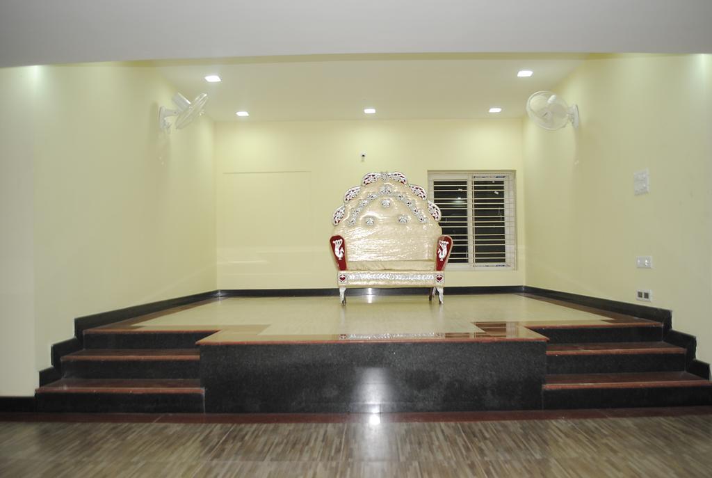 Ssr Hotel Srikalahasti Extérieur photo