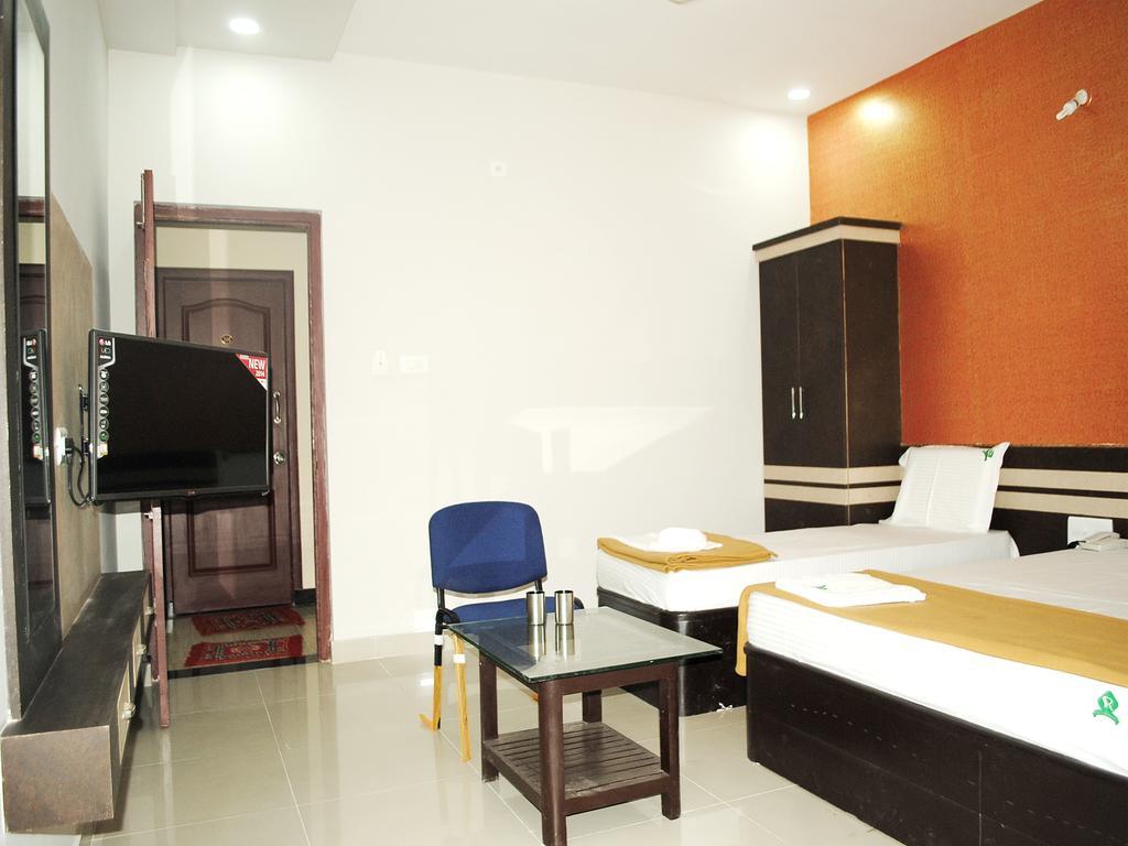 Ssr Hotel Srikalahasti Extérieur photo