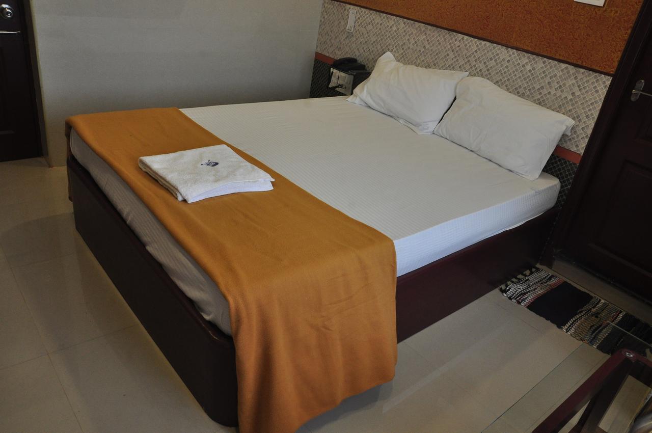Ssr Hotel Srikalahasti Extérieur photo